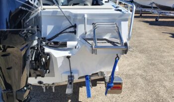 New Quintrex 430 Fishabout Pro full